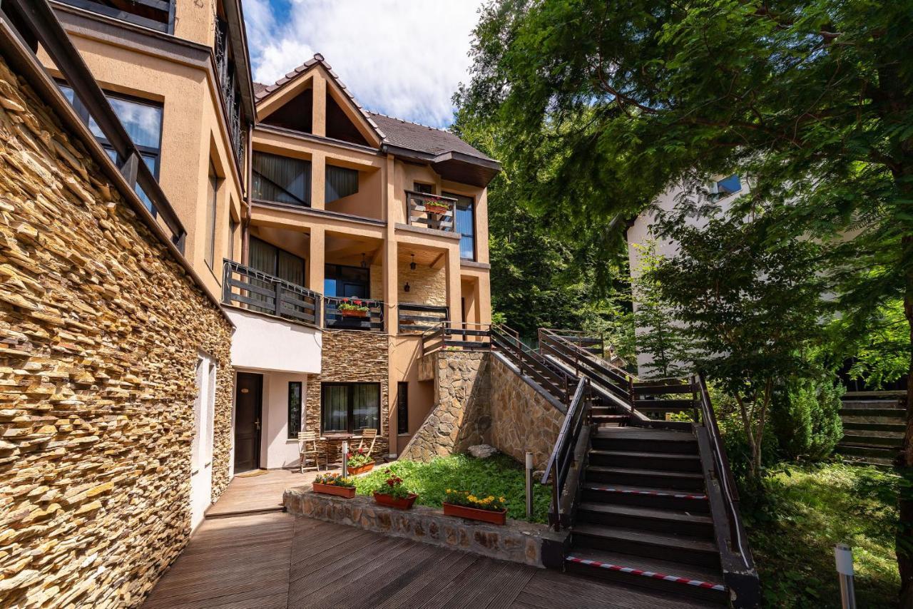 Hotel Casa Freya Buşteni Exterior foto